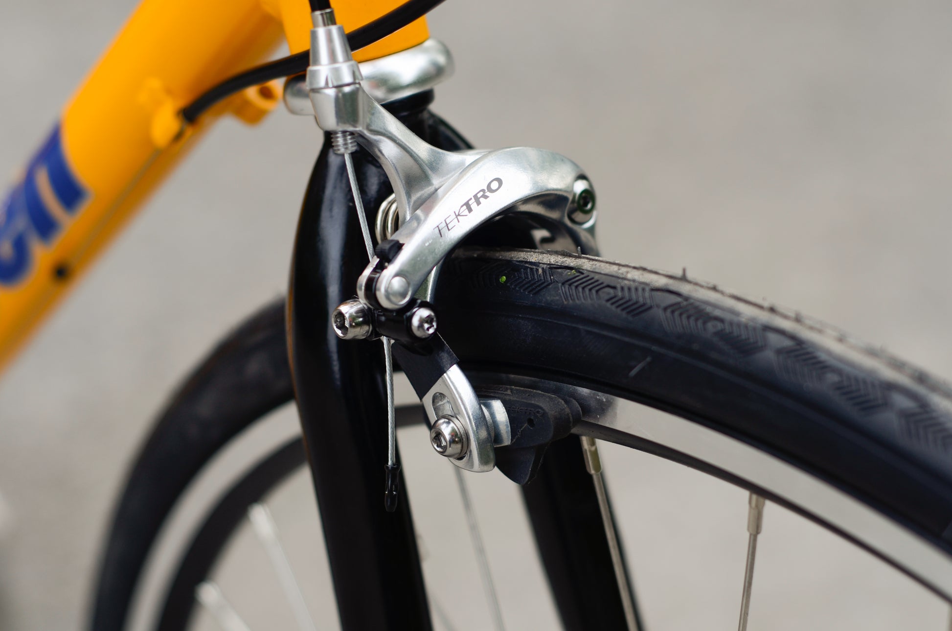 ! Yellow Advantage Complete Bicycle 1200.00 Atelier Olympia
